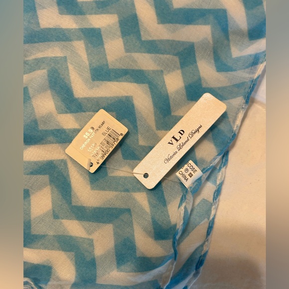VICTORIA LELAND DESIGNS | lightweight chevron pattern skinny scarf - Picture 5 of 10